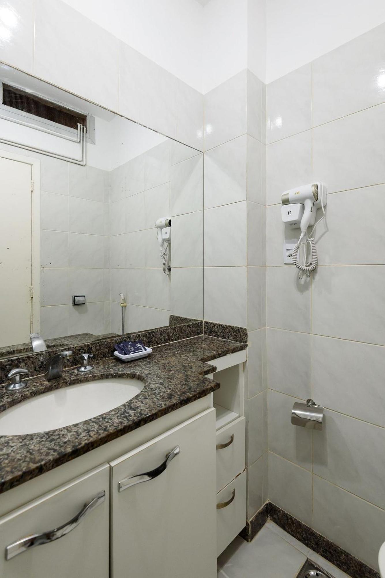 Charme Carioca: 1qto A 190m Da Praia | Du 183/706 Apartamento *